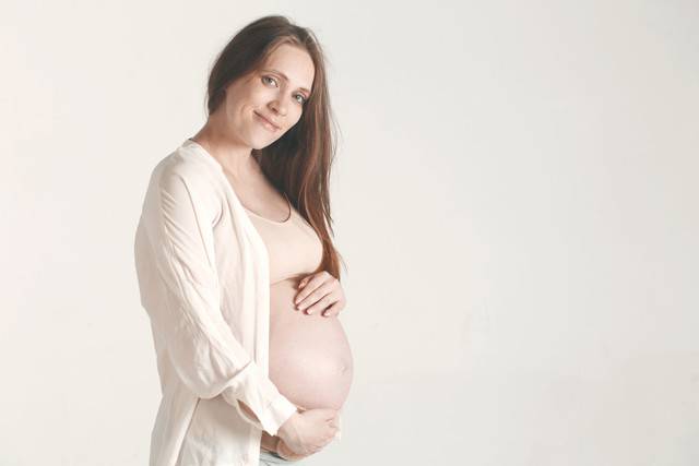 العمر المناسب للحمل : ما مدى خطورة الحمل المُتأخر؟