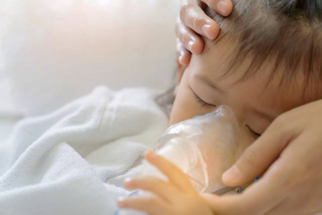 الالتهاب الرئوي لدى الأطفال والرضع : ما الذي يجب أن تنتبه له؟