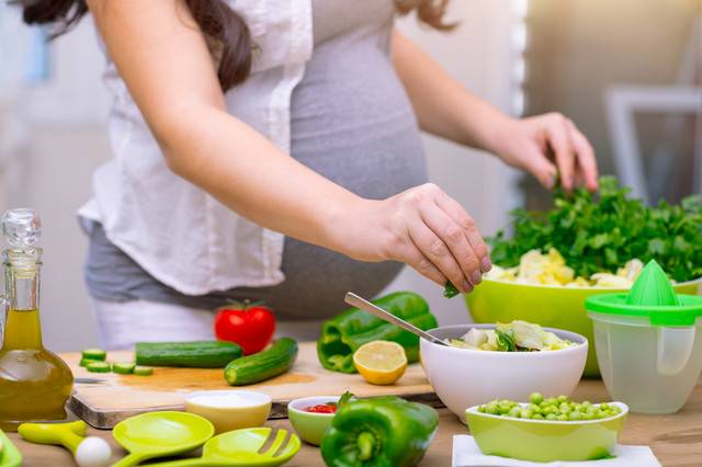 8 نصائح تغذوية لحمل صحي لكِ ولطفلك