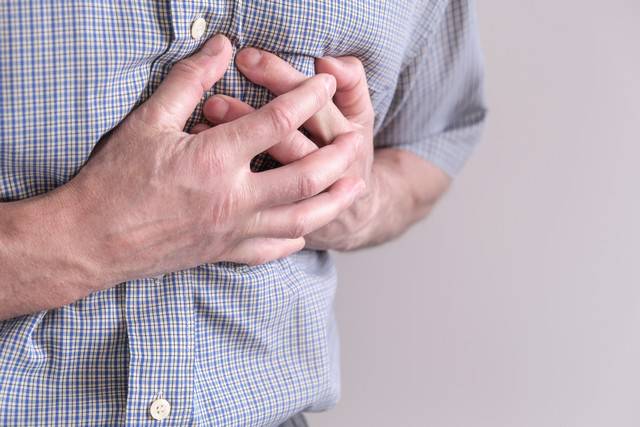 كيف نحمي أنفسنا من الذبحة الصدرية ، وماذا نفعل عند الشعور بآلام الصدر؟